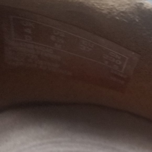 Clark's Unstructured Grey Suede Shoes - Picture 6 of 6